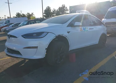2024 Tesla Model X Long Range z USA, uszkodzony, nr VIN 7SAXCDE56RF435060